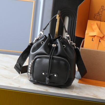 Louis Vuitton Noe Cargo bag M13985